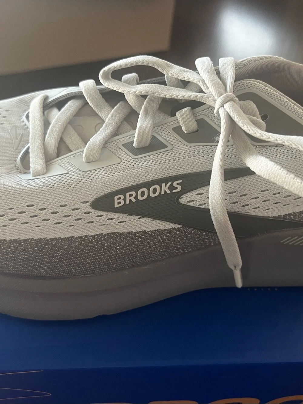Brooks Men's Gray and White Running Shoe